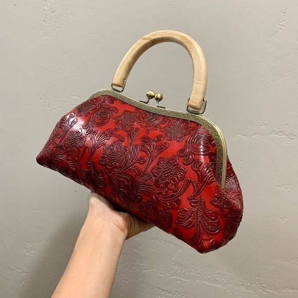 Vintage Style Handmade Genuine Leather Floral Embossed Wood Handle Kiss-lock Bag - Picture 8 of 14